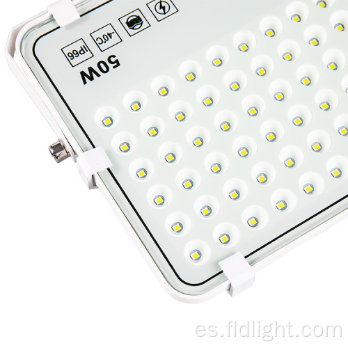 Luz LED de alto brillo con lente de vidrio cuadrada.